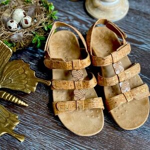 VIONIC, Amber Adjustable Sandal~ Gold Cork